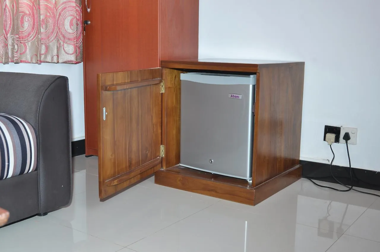 Guest Ryan Hotel Katunayake Bed & Breakfast