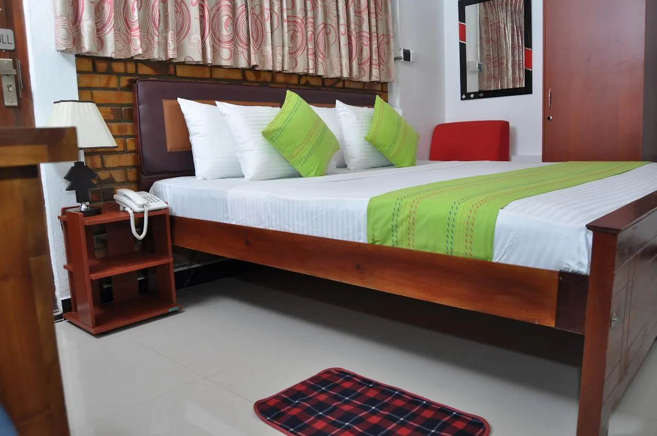 *** Bed & Breakfast Guest Ryan Hotel Katunayake Sri Lanka